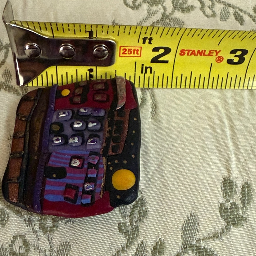 Signed Wear Art Colorful Brooch - Picture 5 of 9